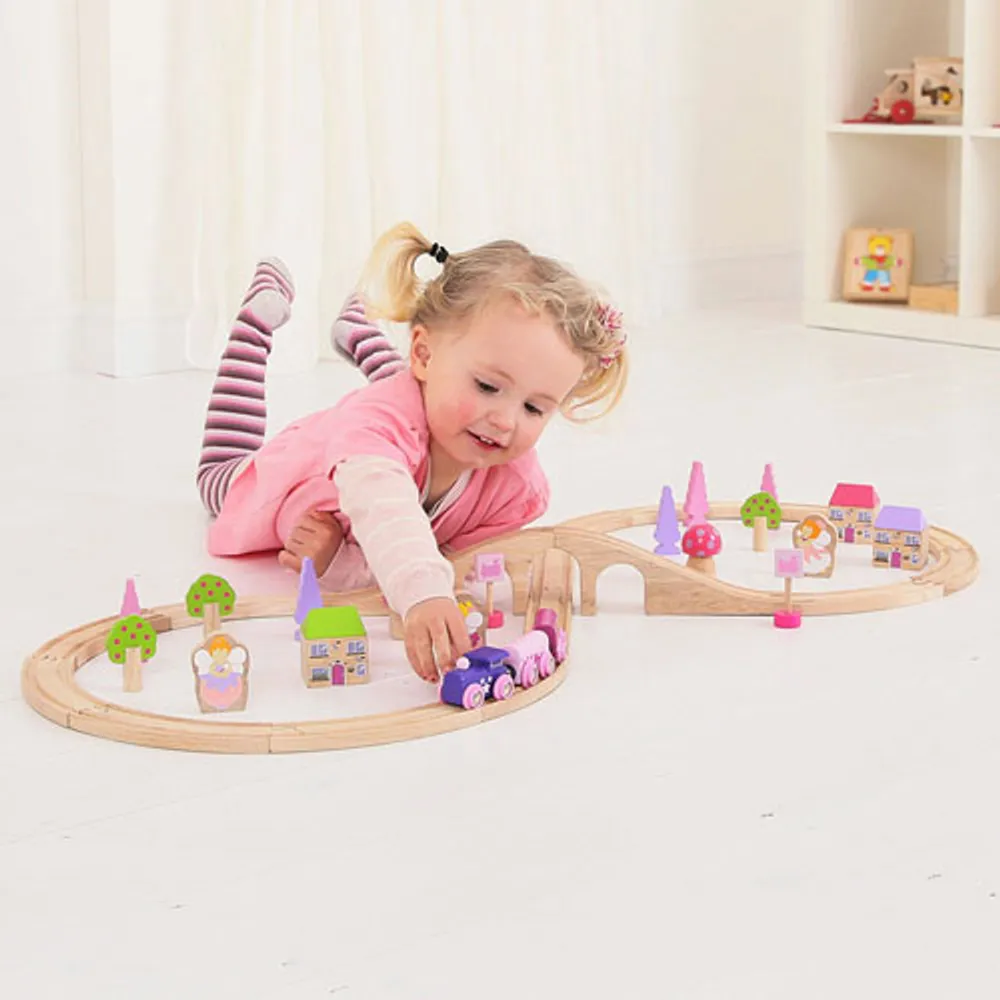 Bigjigs Toys Fairy Figure of Eight Train Set