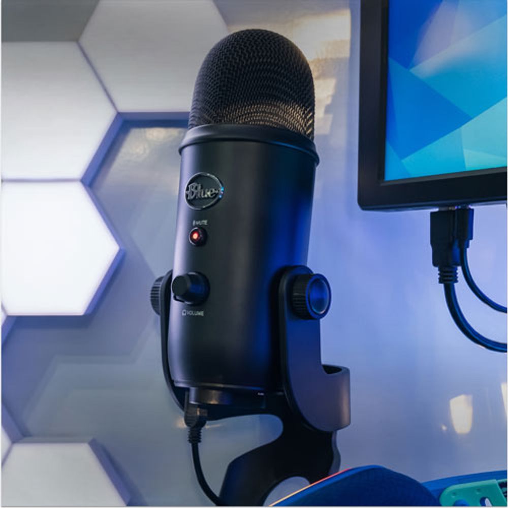 Logitech G Blue Yeti Game Streaming Kit with Yeti Gaming Mic - Only at Best Buy