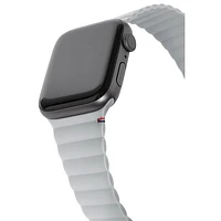 Bracelet en silicone de Decoded pour Apple Watch de 42 mm/44 mm/45 mm - Argile (Gris)