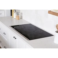 Frigidaire Gallery 36" 5-Element Induction Cooktop (GCCI3667AB) - Black