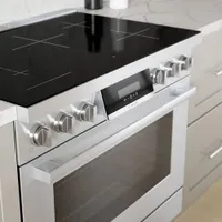 Cuisinière à induction à convection véritable 5 éléments 36 po série 800 po de Bosch (HIS8655C) - Inox