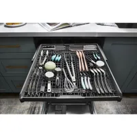 Lave-vaisselle encastrable 24 po 51 dB avec troisième panier de Whirlpool (WDT730HAMZ) - Inox