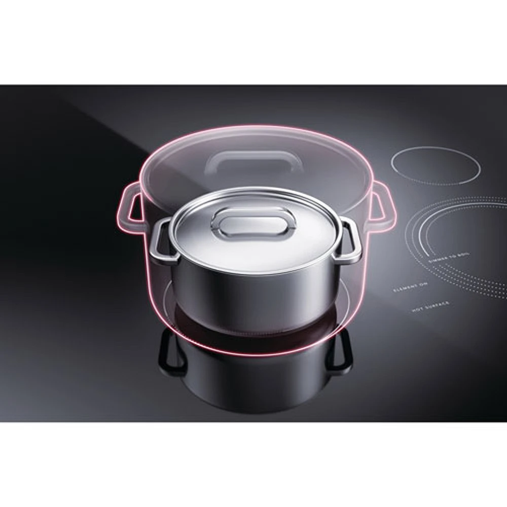 Cuisinière électrique autonome à 5 éléments de 5,3 pi³ 30 po de Frigidaire (FCFE306CAS) - Inox