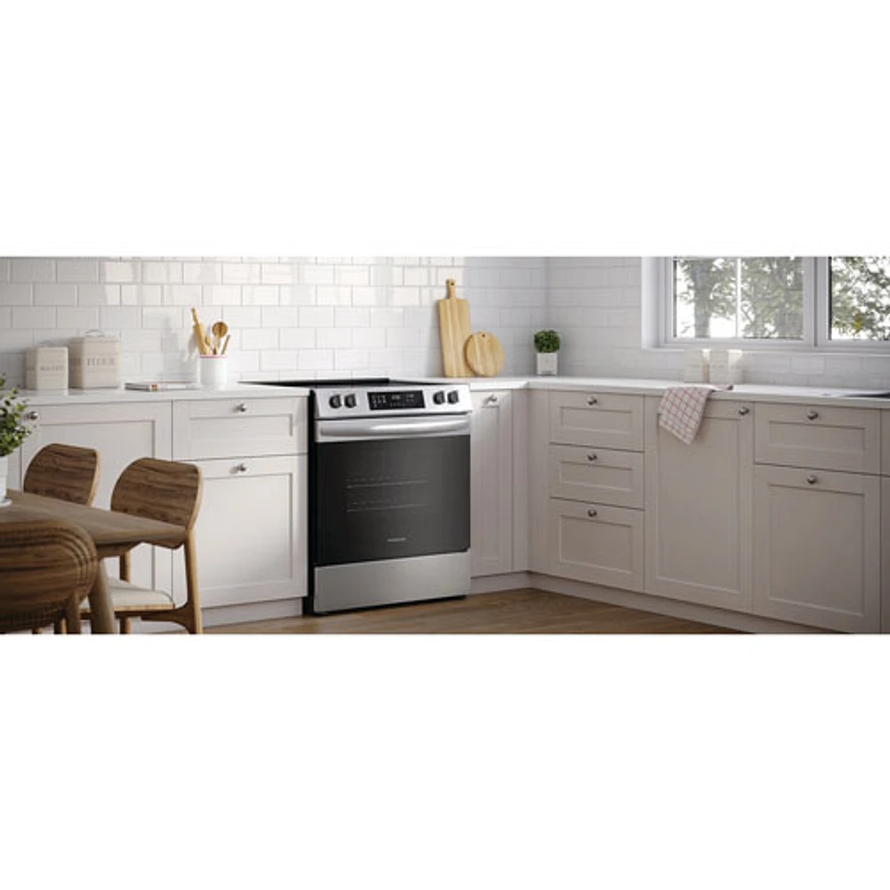 Cuisinière électrique autonome à 5 éléments de 5,3 pi³ 30 po de Frigidaire (FCFE306CAS) - Inox