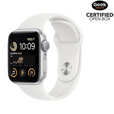 Boîte ouverte - Apple Watch SE (GPS) de 40 mm avec boîtier en aluminium argenté et bracelet sport blanc (2022)