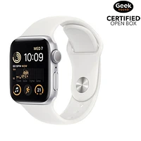Boîte ouverte - Apple Watch SE (GPS) de 40 mm avec boîtier en aluminium argenté et bracelet sport blanc (2022)