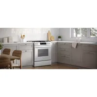 Frigidaire 30" 5.1 Cu. Ft. 5-Burner Freestanding Gas Range (FCFG3062AW) - White