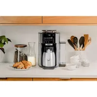 Machine à café automatique TrueBrew avec carafe thermique de De'Longhi - Noir/Acier inoxydable