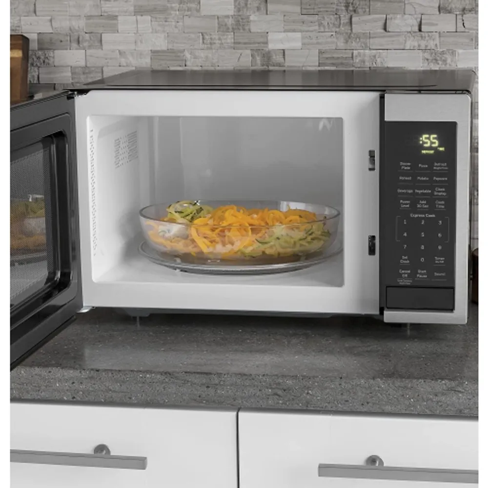  GE 3-in-1 Microwave Oven, Complete With Air Fryer, Broiler &  Convection Mode, 1.0 Cubic Feet Capacity, 1,050 Watts, Kitchen Essentials  for the Countertop or Dorm Room