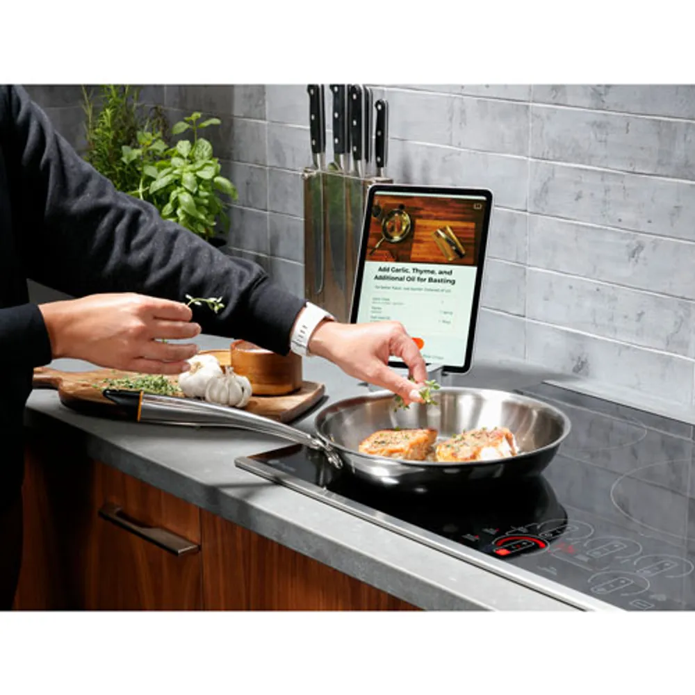 GE Profile 30" 4-Element Induction Cooktop (PHP7030DTBB) - Black