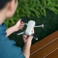 Quadricoptère Mini 2 SE de DJI avec télécommande - Gris