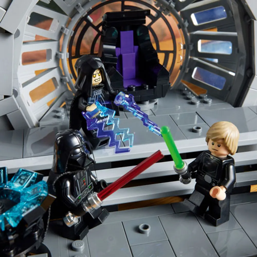 LEGO Star Wars: Emperor’s Throne Room Diorama - 807 Pieces (75352)