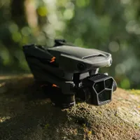 Ensemble Mavic 3 Pro de DJI et télécommande avec écran intégré (DJI RC) - Gris