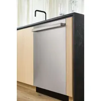 Bosch 24" 46dB Built-In Dishwasher with Third Rack (SHX5AEM5N) - Stainless Steel