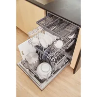 Bosch 24" 46dB Built-In Dishwasher with Third Rack (SHX5AEM5N) - Stainless Steel