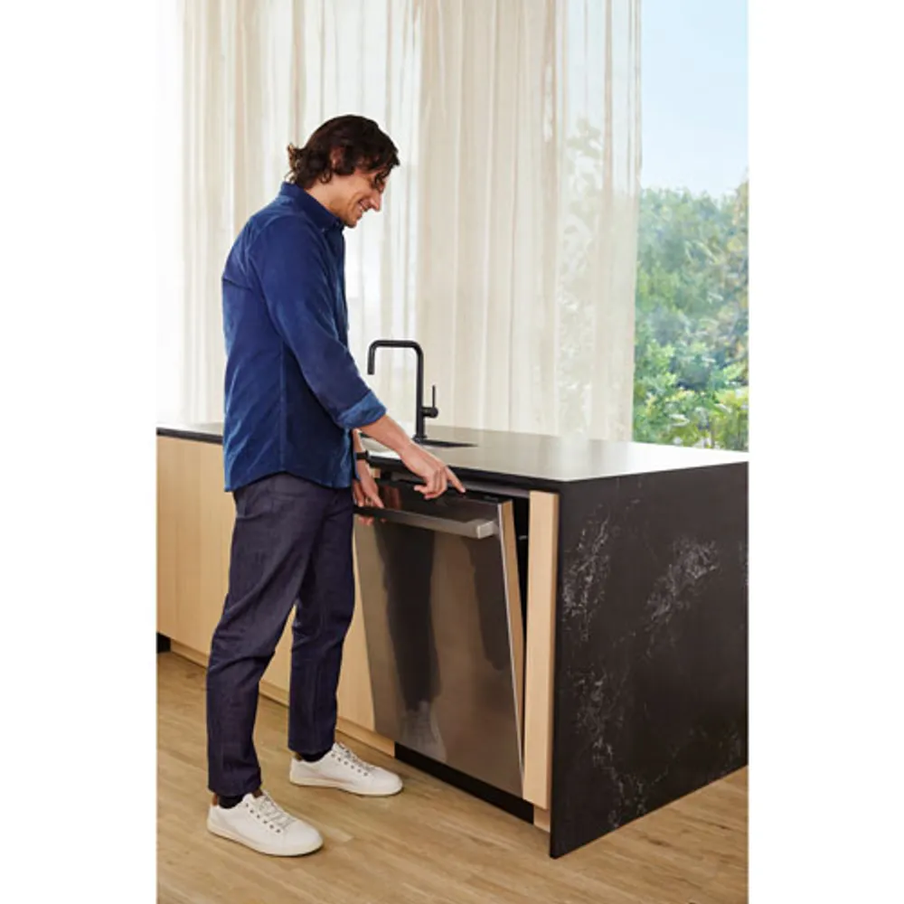 Bosch 24" 42dB Built-In Dishwasher with Third Rack (SHX78CM5N) - Stainless Steel