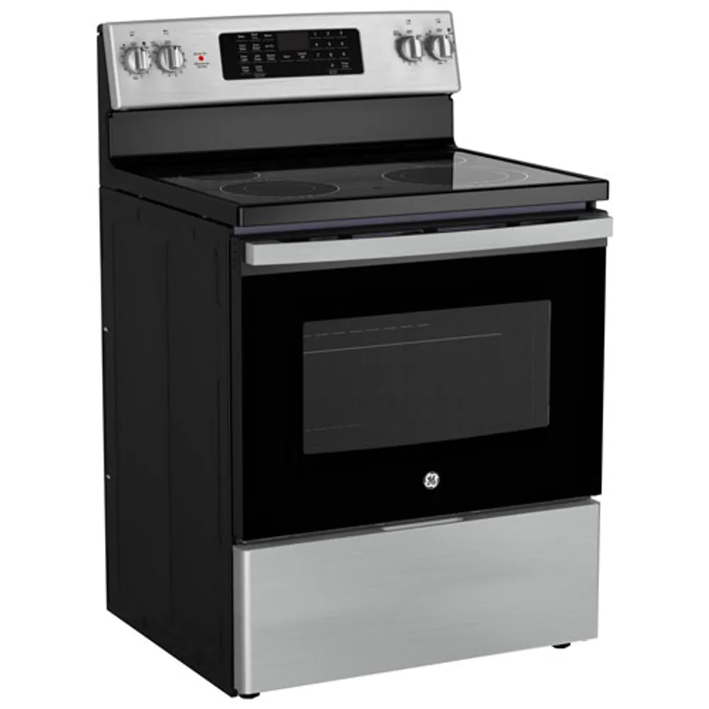 Cuisinière électrique autonome avec convection à ventilateur et friture à air chaud 5 pi³ 30 po de GE (JCB830STSS) - Inox