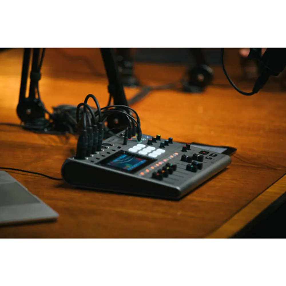 Zoom Pod Track P8 6-Channel Podcast Mixer (ZP8)