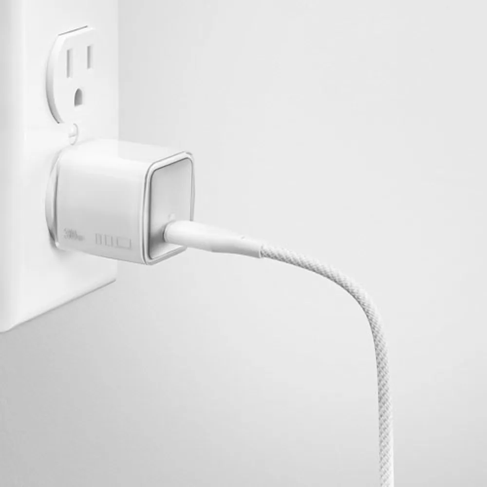 Insignia 30W USB-C Wall Charger with 1.8m (6 ft.) C-C Cable - White - Only at Best Buy