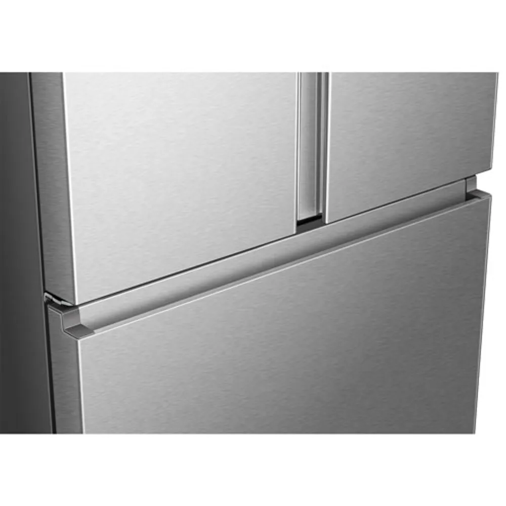 Réfrigérateur à congélateur inférieur 21,1 pi³ 31,5 po avec distributeur de glaçons de Hisense (RF22B3FSE) - Inox