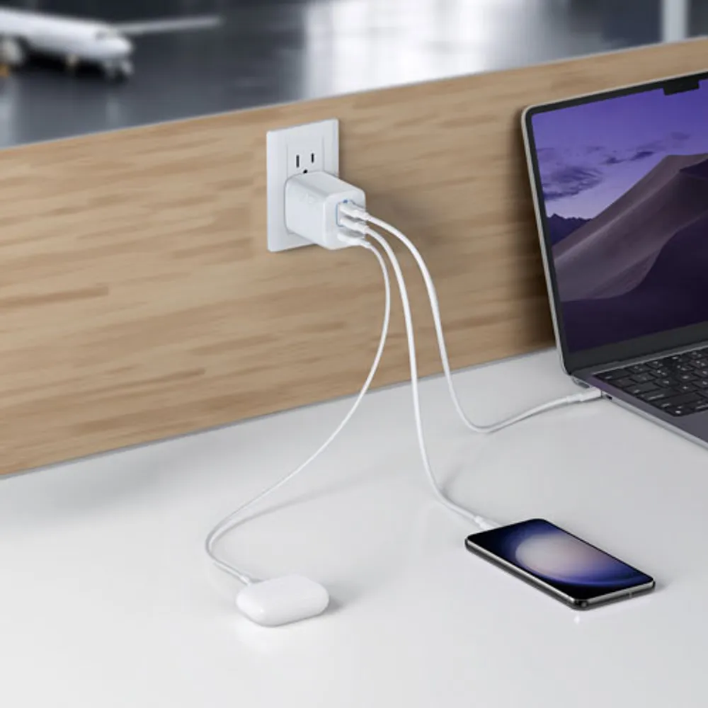 Chargeur mural USB-C à 3 ports 67 W d'Anker avec câble USB-C - Blanc