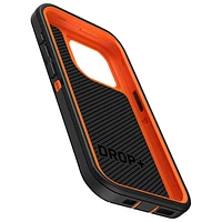 OtterBox Defender Fitted Hard Shell Case for iPhone 15 Pro - RealTree Blaze Edge