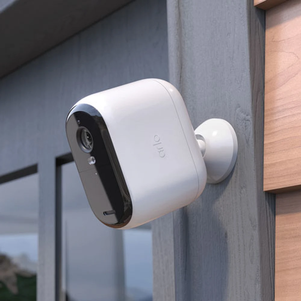 Caméra de surveillance d'intérieur/d'extérieur sans fil 2K Essential XL (2e génération) d'Arlo - Ensemble de 3 - Blanc