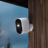 Caméra de surveillance d'intérieur/d'extérieur sans fil 2K Essential XL (2e génération) d'Arlo - Ensemble de 3 - Blanc