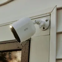 Caméra de surveillance intérieure/extérieure sans fil 2K Pro 5S d'Arlo