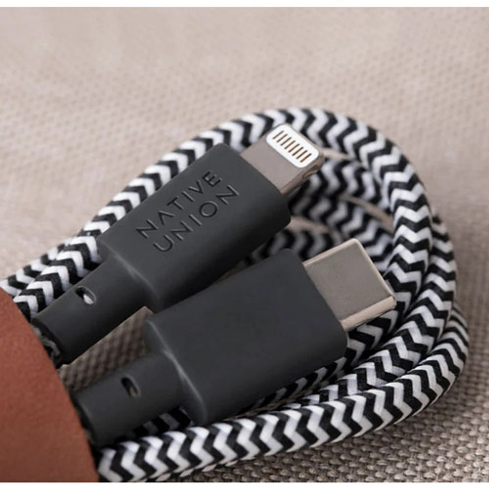 Câble USB-C à Lightning de 1,2 m (4 pi) Belt KV de Native Union - Zèbre