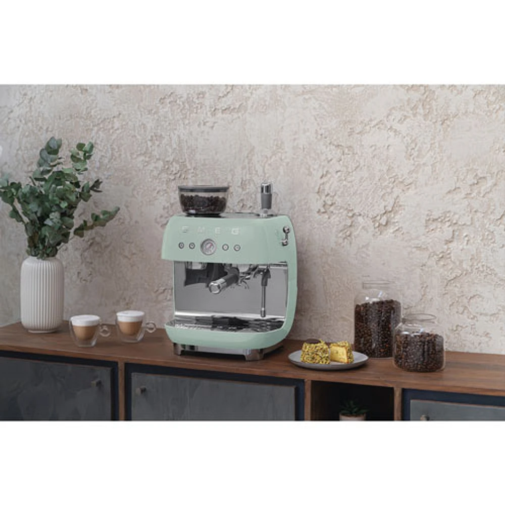 Smeg Manual Espresso Coffee Machine with Frother & Coffee Grinder