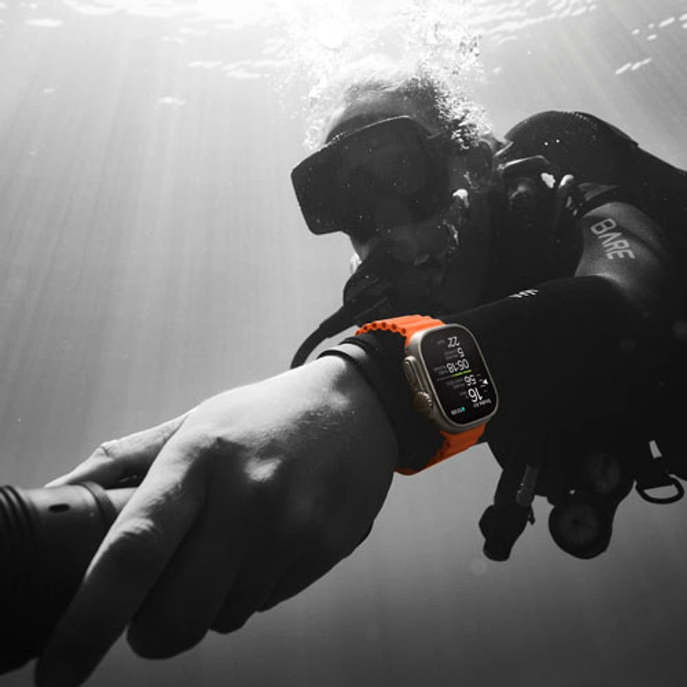 Apple Watch Ultra 2 (GPS + Cellular) avec boîtier de 49 mm en titane et bracelet Sentier orange/beige par Virgin Plus - Moyen/Grand - Financement mensuel