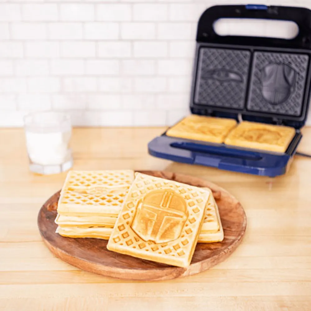 Uncanny Brands Star Wars Mando & Grogu 2-Slice Waffle Maker