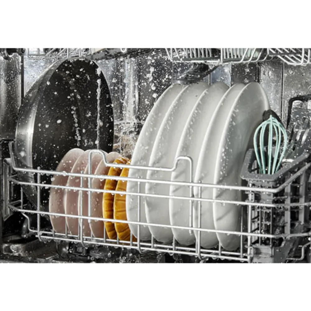 Lave-vaisselle encastrable 24 po 44 dB Whirlpool avec cuve inox et 3e panier (WDT550SAPW) - Blanc