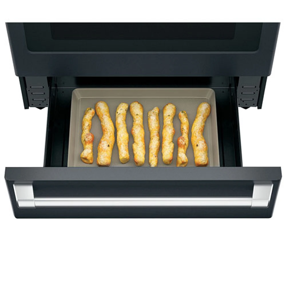 Cafe 30" 5.7 Cu Ft True Convection 5-Element Slide-In Electric Air Fry Range (CCES700P3MD1) -Matte Black