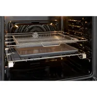 Cuisinière à induction autonome à 5 éléments avec convection véritable et friture à air chaud 6,2 pi³ 30 po Professional de Frigidaire - Acier inoxydable