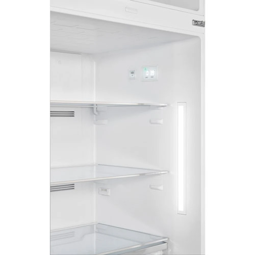 Réfrigérateur à congélateur supérieur 19,2 pi³ 32 po à distributeur de glaçons rétro de Smeg (FAB50URWH3) - Blanc