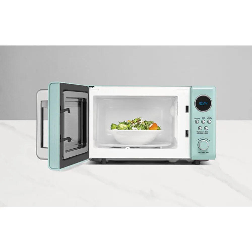 Insignia Retro 0.7 Cu. Ft. Microwave (NS-MW7RM5-C) - Mint - Only at Best Buy