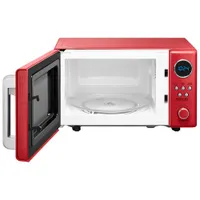 Micro-ondes compact rétro de 0,7 pi³ d'Insignia (NS-MW7RM5-C) - Rouge - Exclusivité de Best Buy