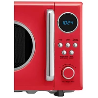 Micro-ondes compact rétro de 0,7 pi³ d'Insignia (NS-MW7RM5-C) - Rouge - Exclusivité de Best Buy