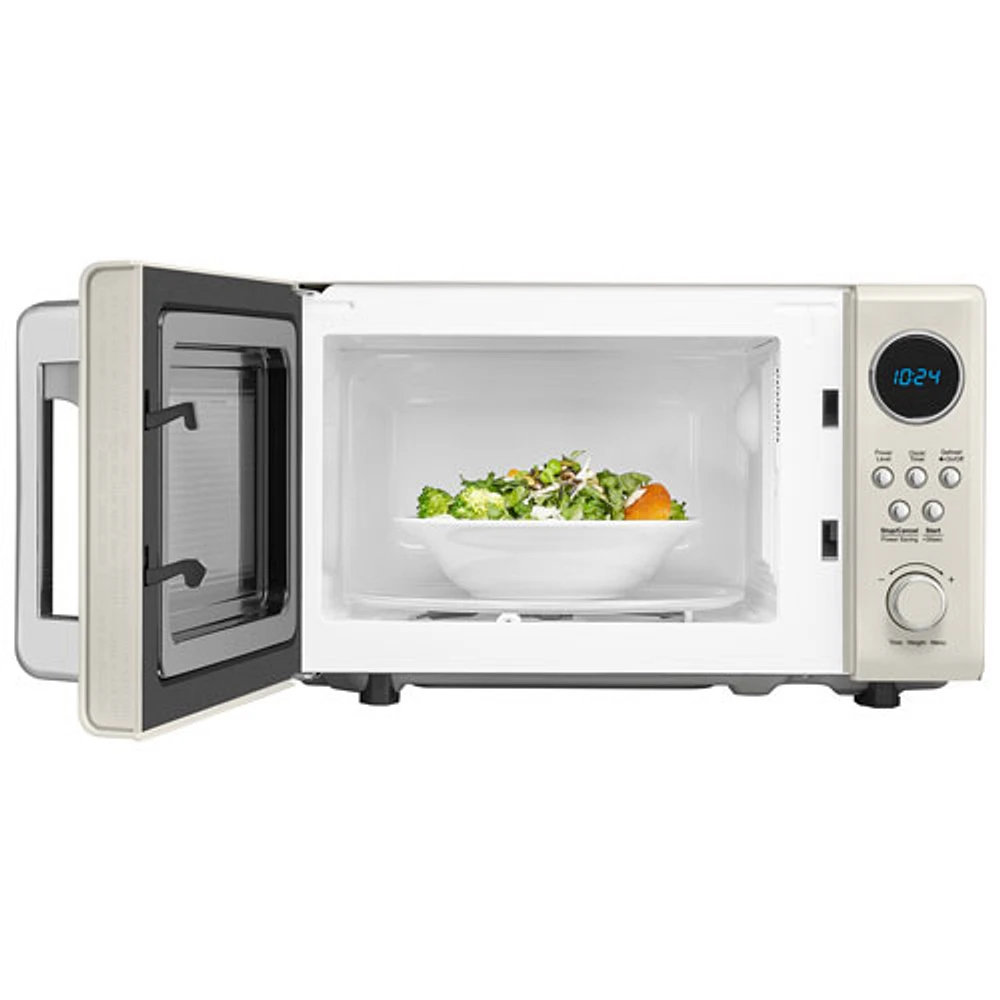 Insignia Retro 0.7 Cu. Ft. Retro Compact Microwave (NS-MW7RM5-C) - Cream - Only at Best Buy