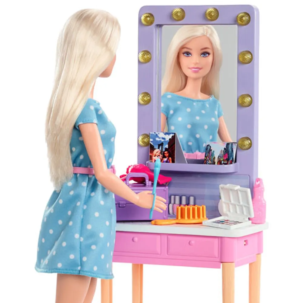 Mattel Barbie Big City, Big Dreams Malibu Doll & Dressing Room Playset