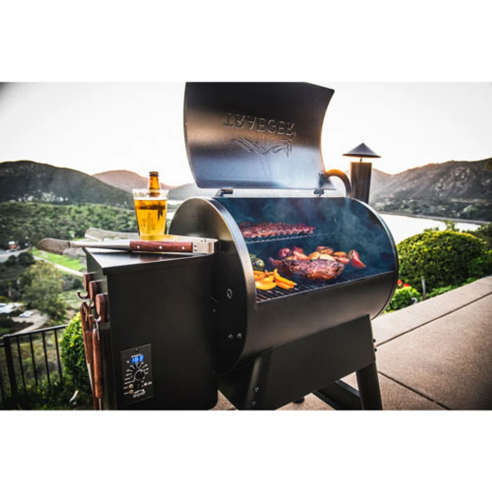 Barbecue et fumoir à granules de bois Pro Series 22 de Traeger