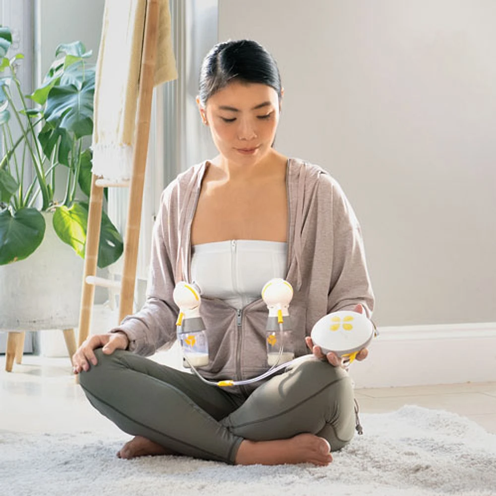 Medela Swing Maxi Hands-free Bundle with PersonalFit Flex Breast Shields and Connectors