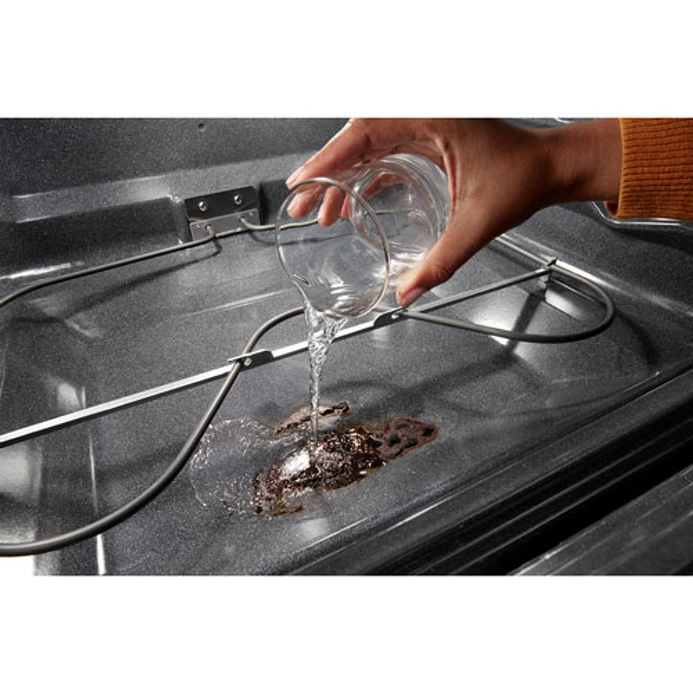 Cuisinière électrique autonome à 4 éléments avec four autonettoyant 5,3 pi³ 30 po série 3 de Whirlpool (YWFES3530RB) - Noir