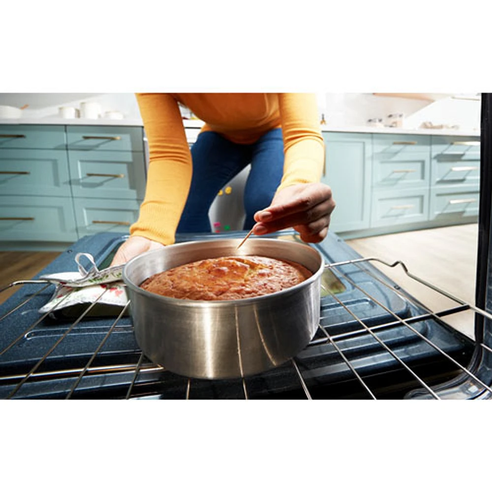 Cuisinière électrique autonome à 4 éléments avec four autonettoyant 5,3 pi³ 30 po série 3 de Whirlpool (YWFES3530RB) - Noir