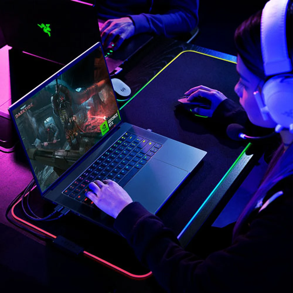 Razer Blade 16 16" Gaming Laptop - Mercury (Intel Core i9 14900HX/2TB SSD/16GB RAM/GeForce RTX 4070/Win 11)