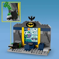 LEGO Batman: La Batcave avec Batman, Batgirl et le Joker - 184 pièces (76272)