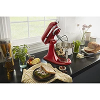 Batteur sur socle à tête inclinable de luxe de KitchenAid - 4,5 pte - 300 W - Rouge empire - Exclusivité de Best Buy