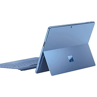 Portable Surface Pro Copilot+ PC (DELO) 13 po 1 To de Microsoft avec Snapdragon X Elite/RAM 16 Go (2024) - Saphir - Appareil seulement - Partenaire de détail exclusif
